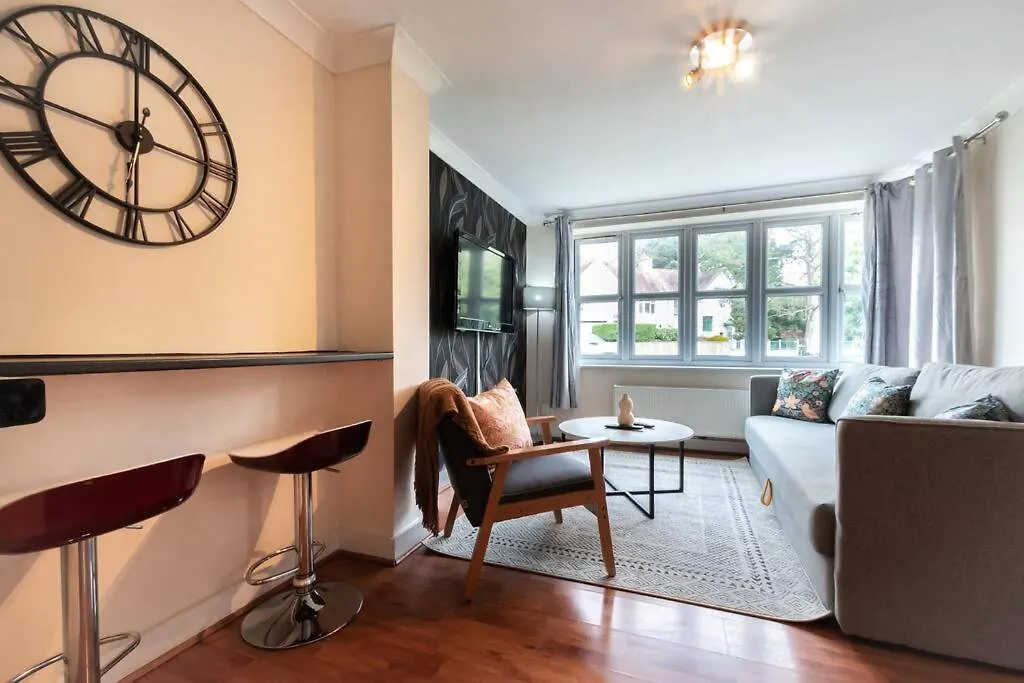 Zircon - 2 Bed Flat With Parking Apartment Southampton